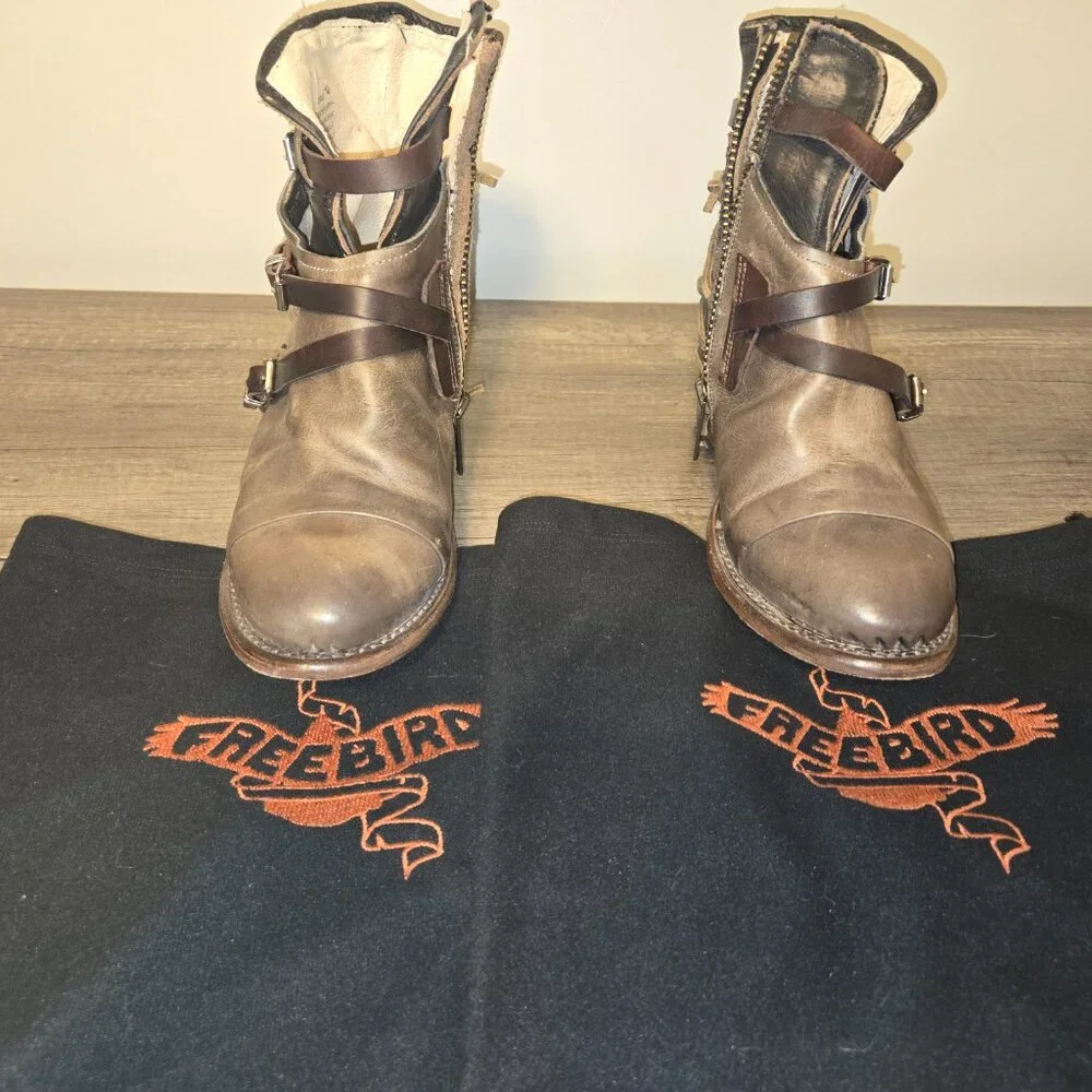🦅 Freebird Distressed Grey Leather Buckle Boots Size 10 🦅 - Picture 2 of 10